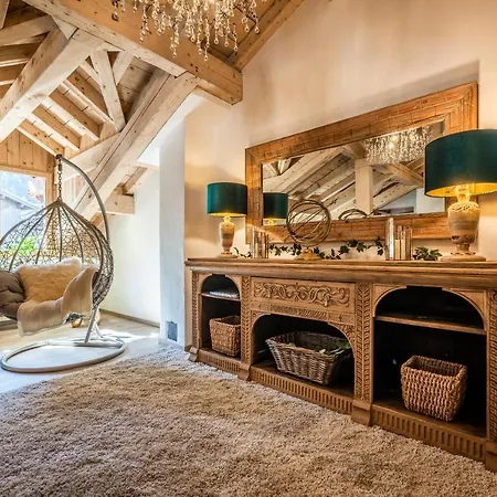 Chalet Chu Lo Dou Le Praz - By Emerald Courchevel