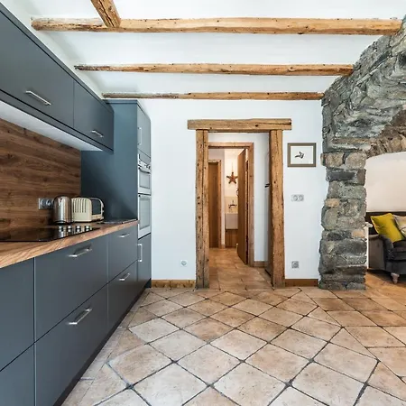 Chalet Chu Lo Dou Le Praz - By Emerald