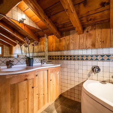 Chalet Chu Lo Dou Le Praz - By Emerald Chalet Courchevel